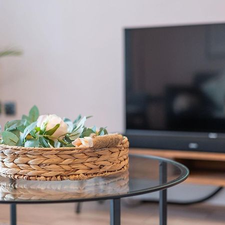 Nature Inspired Bungalow With 3 Rooms - 10 Mins From Manchester Airport Timperley Ngoại thất bức ảnh