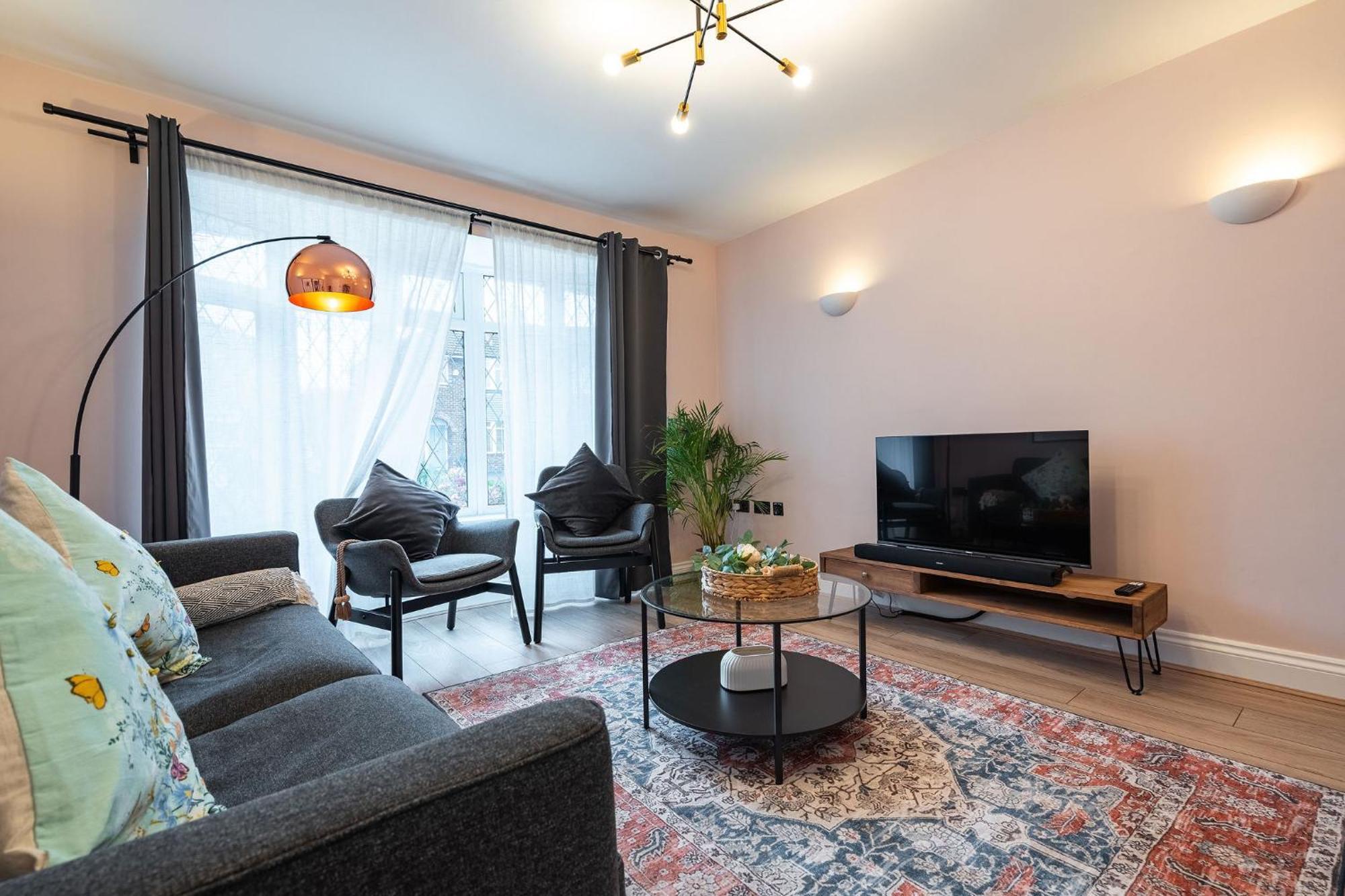 Nature Inspired Bungalow With 3 Rooms - 10 Mins From Manchester Airport Timperley Ngoại thất bức ảnh